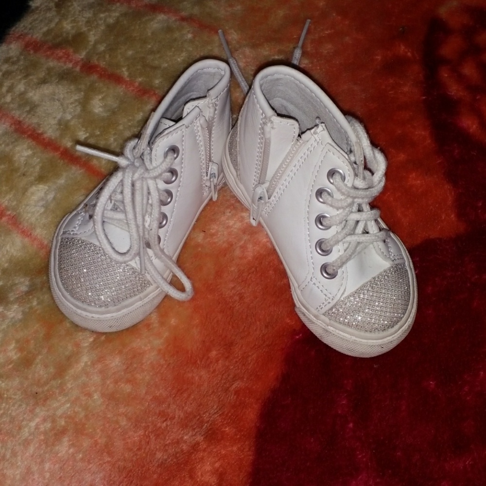 Girl shoes